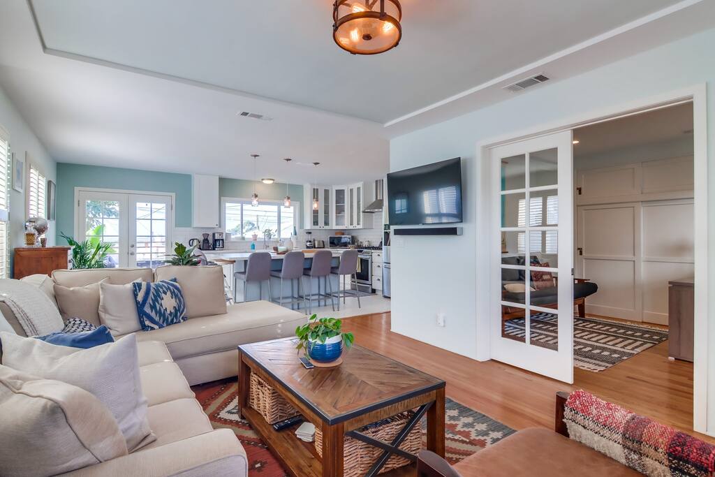 Blue Lagoon Home - Image 5