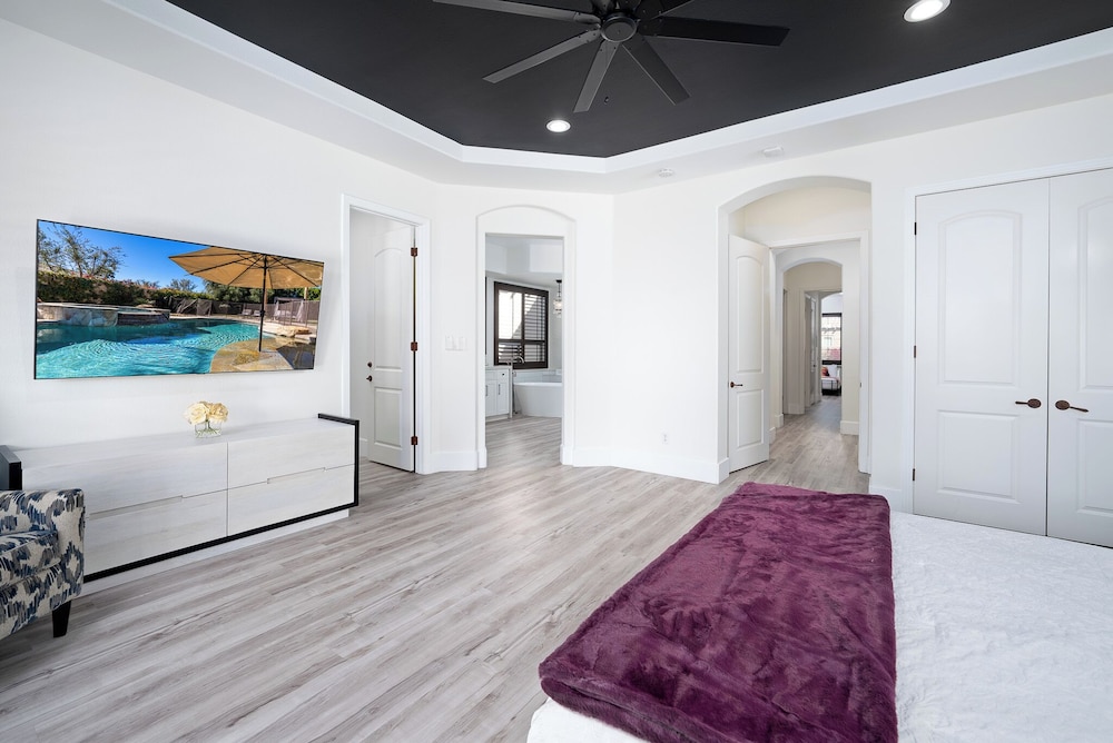 Casa Serenity Luxury Living w/ Pool & Jacuzzi - Image 5