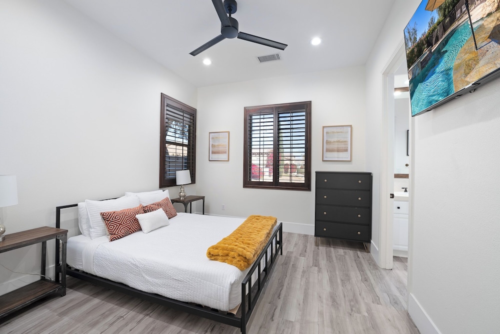 Casa Serenity Luxury Living w/ Pool & Jacuzzi - Image 9