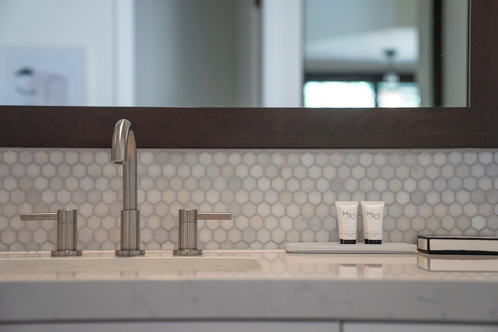 Casa Serenity Luxury Living w/ Pool & Jacuzzi - Image 40