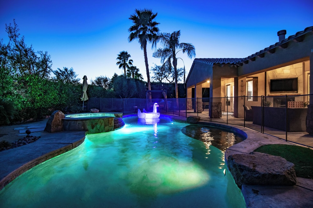 Casa Serenity Luxury Living w/ Pool & Jacuzzi - Image 55