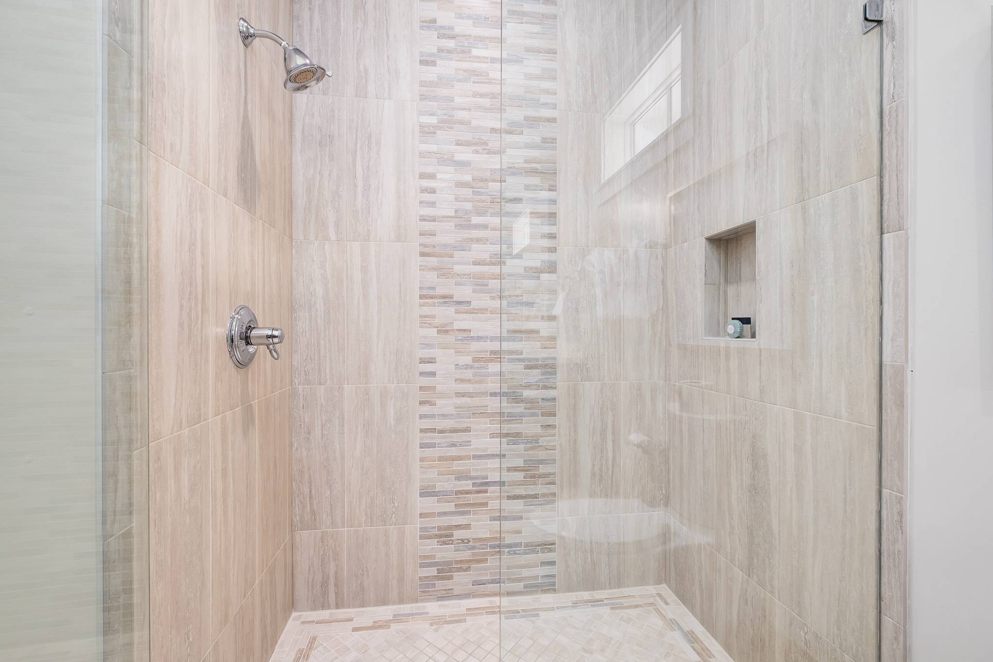 Lakewood House - Image 24