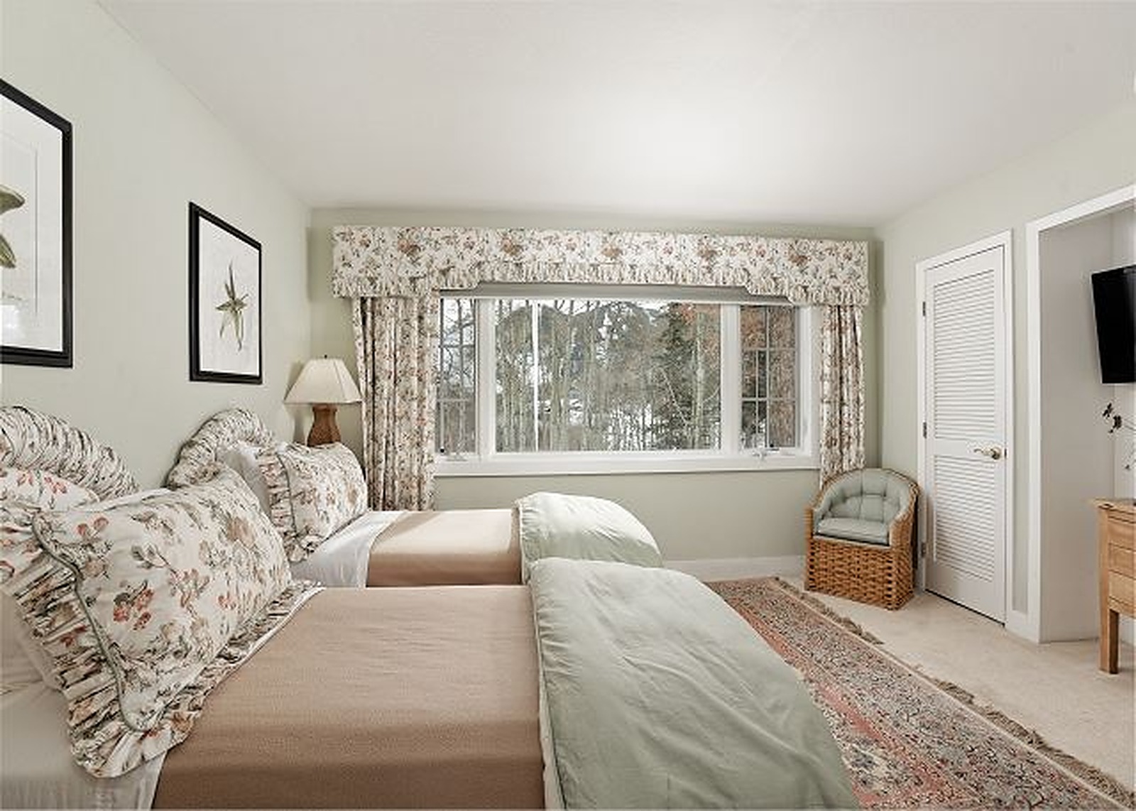 Chair Place - Image 14