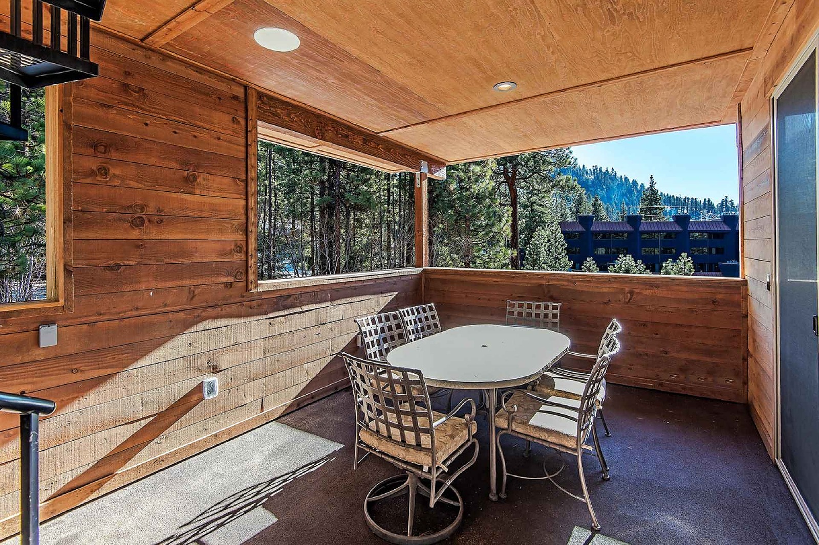 Trail Manor - Image 16