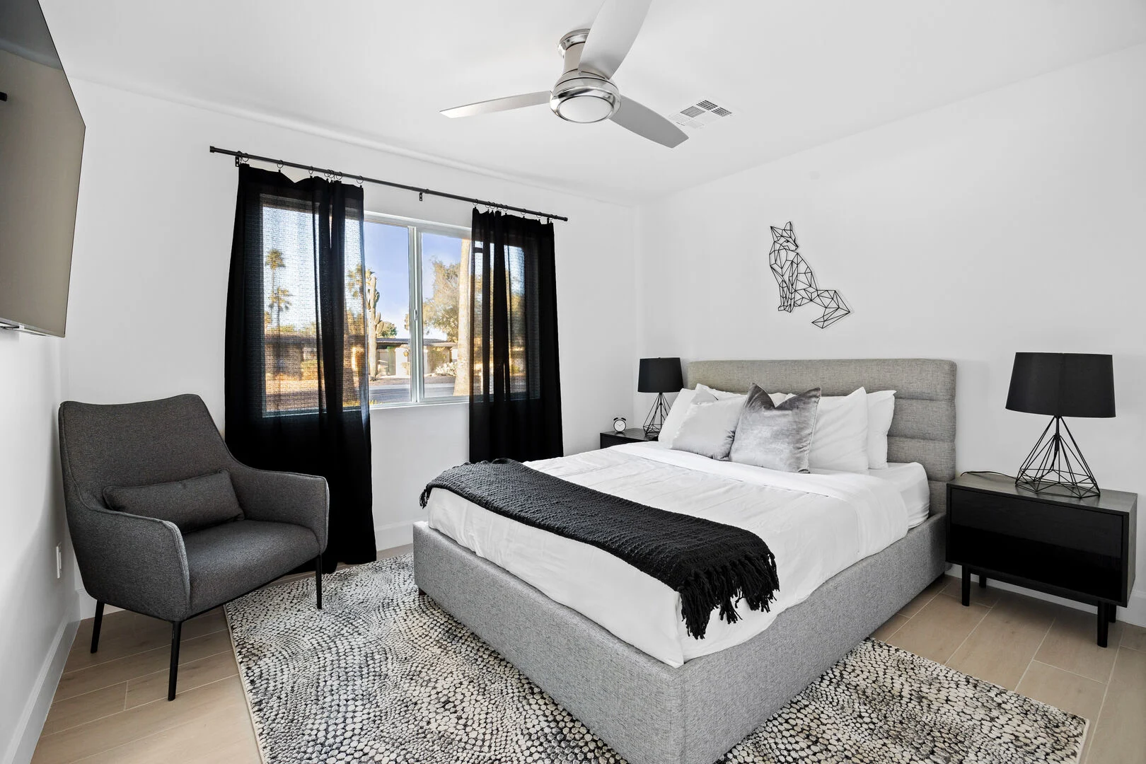 Bee Brush House - Image 16