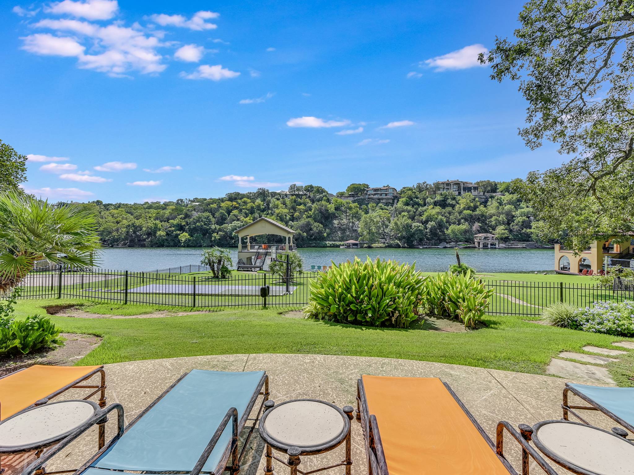 Janis Villa - Image 43