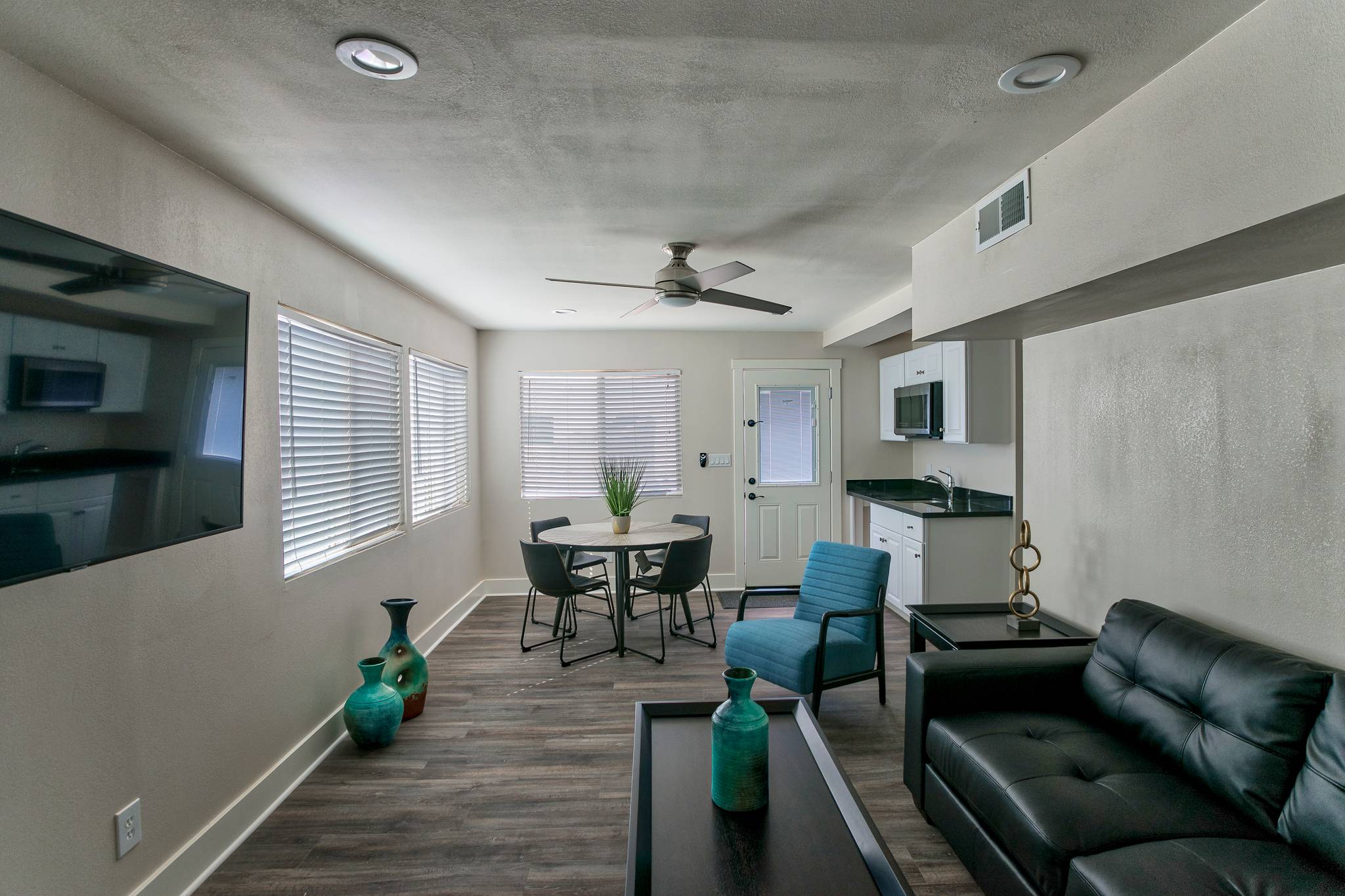 Sunrise Manor - Image 28