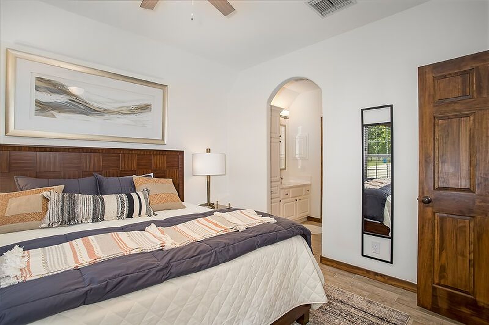 Fredericksburg - Image 20