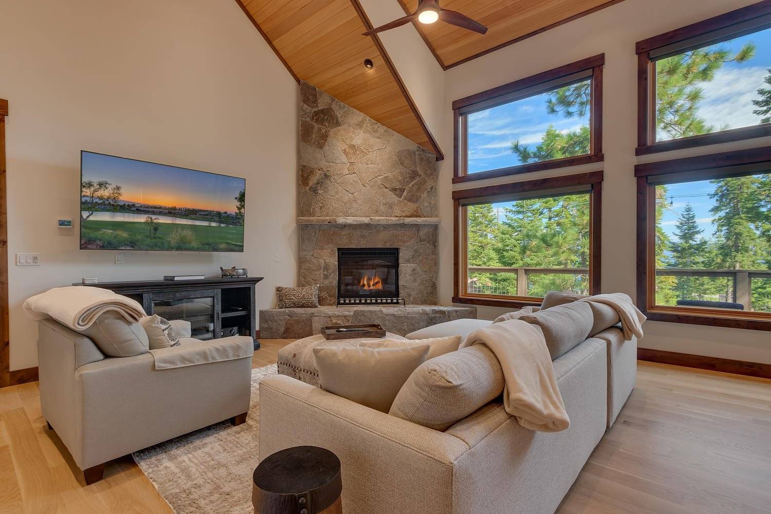 Bluebird Lodge