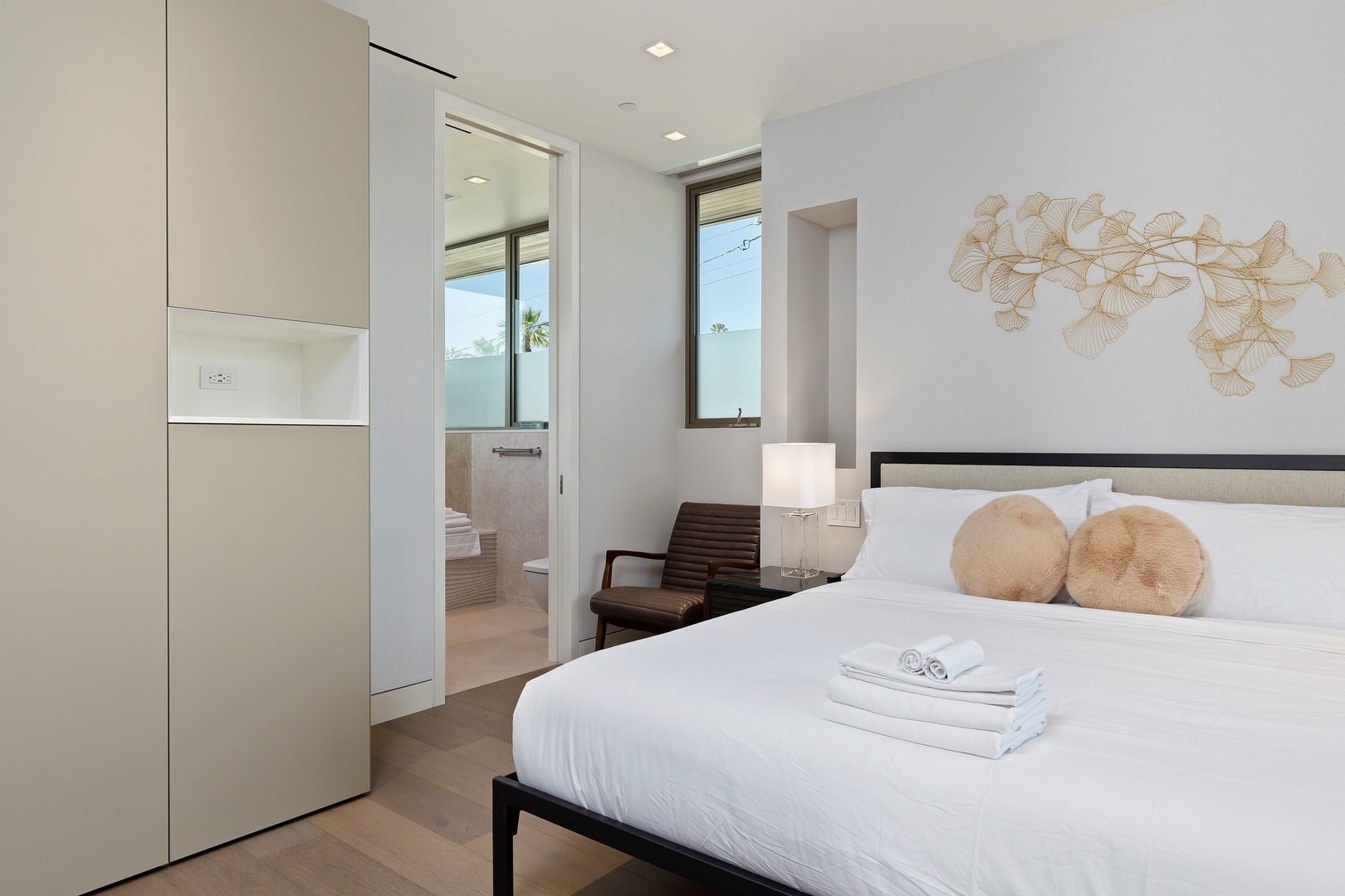 Blue Sapphire House - Image 22