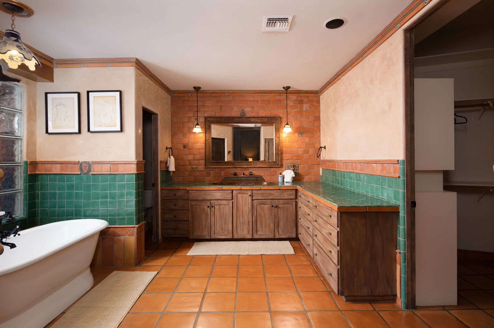 Hotsko House - Image 23