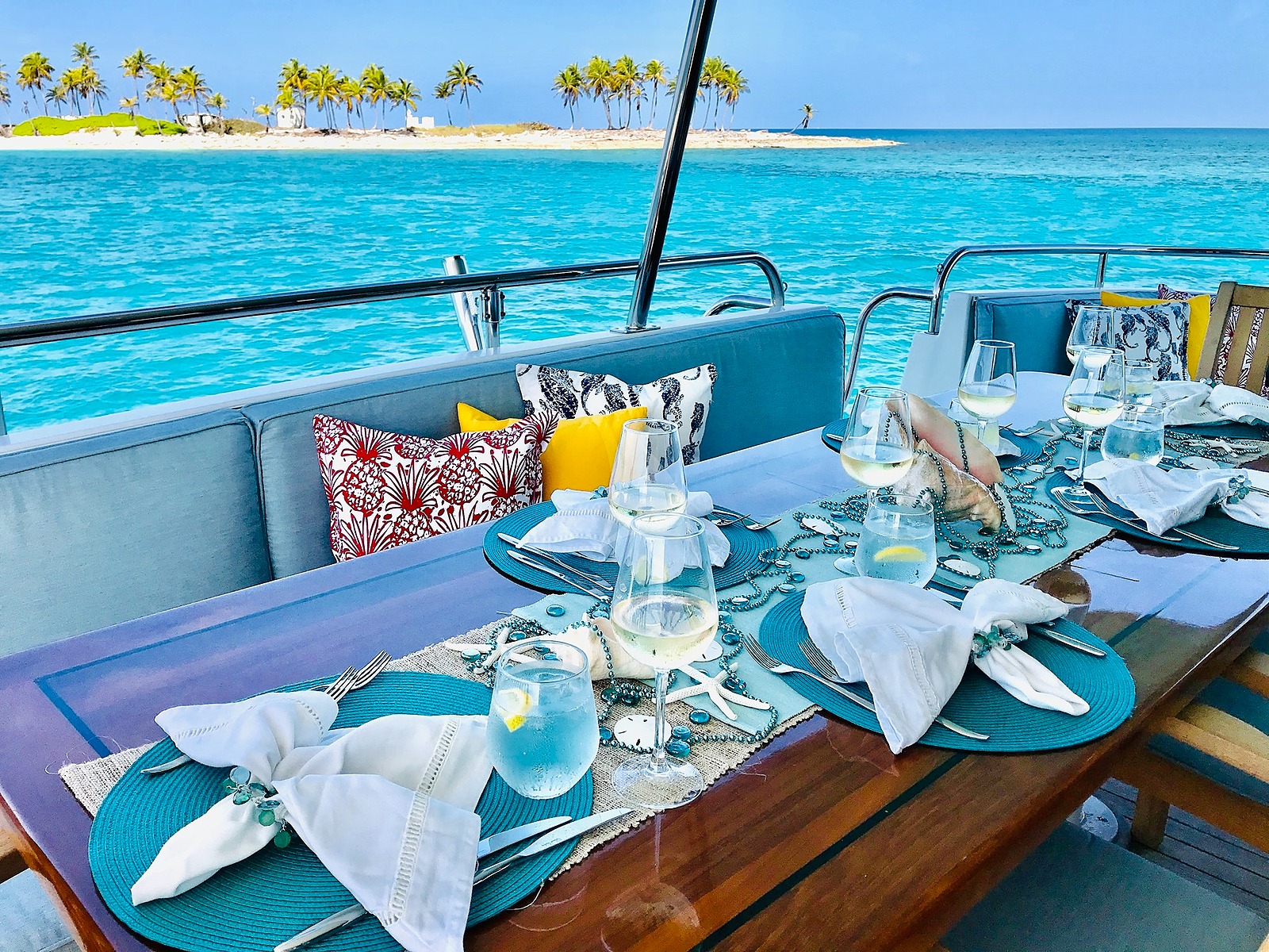 Equinox Yacht - Image 15