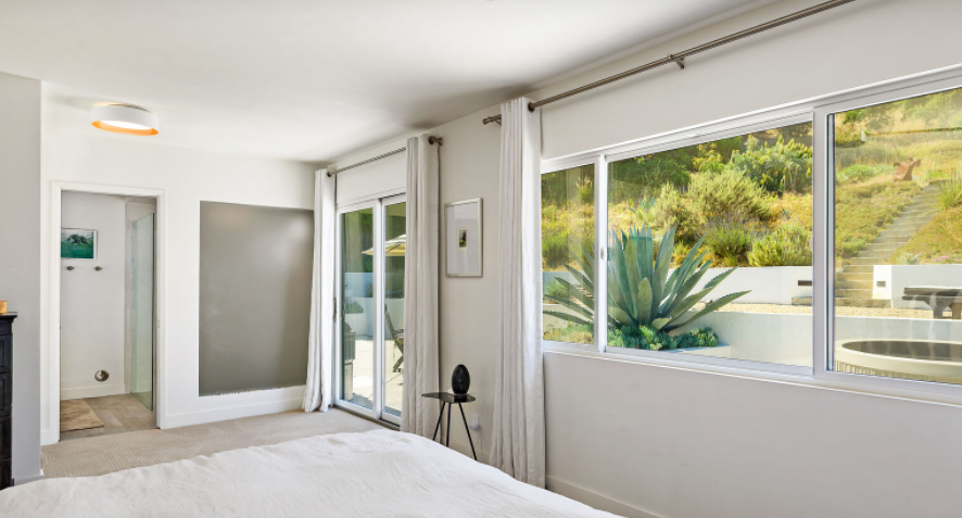 Hendry's Home - Image 11