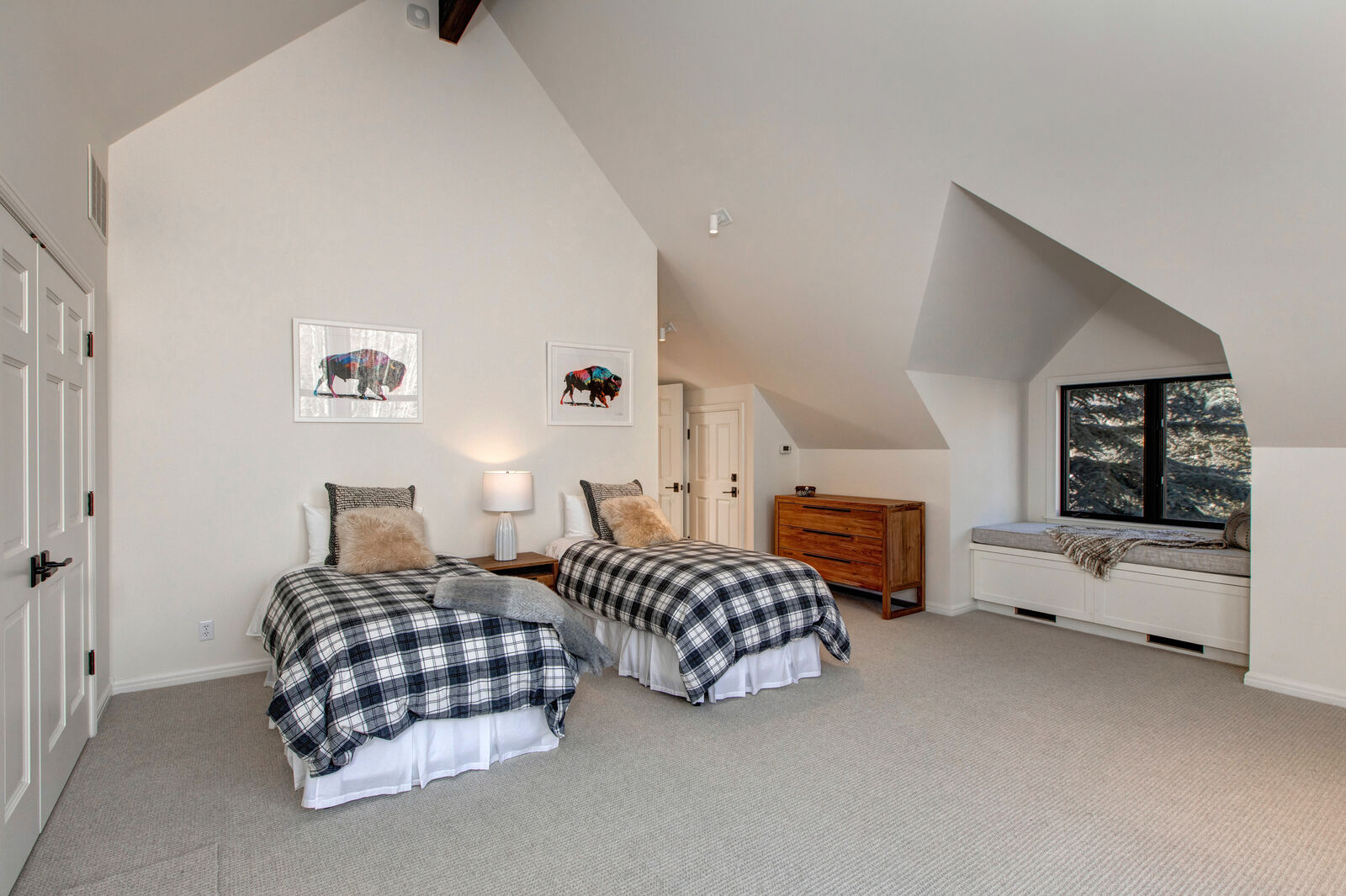 Aspen House - Image 41