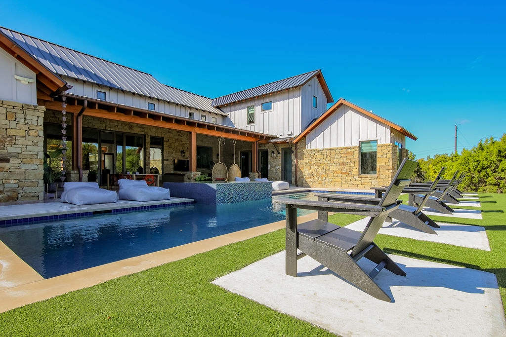 Sky Manor - Image 51