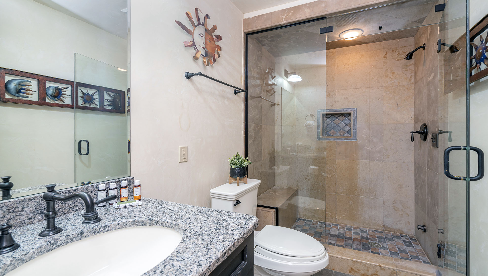 San Joaquin Manor - Image 31