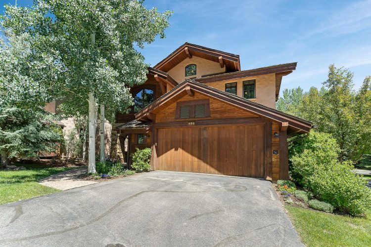 Berg Manor - Image 2