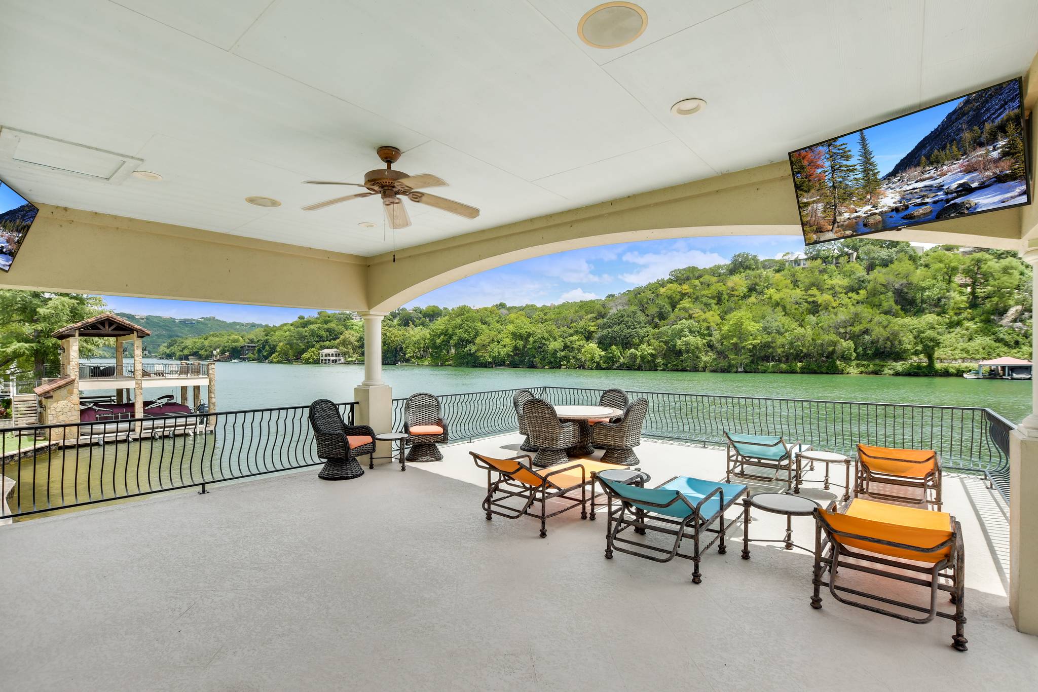 Janis Villa - Image 48