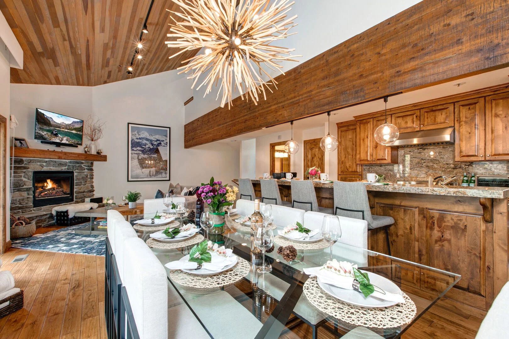 Lakeside Home - Image 5