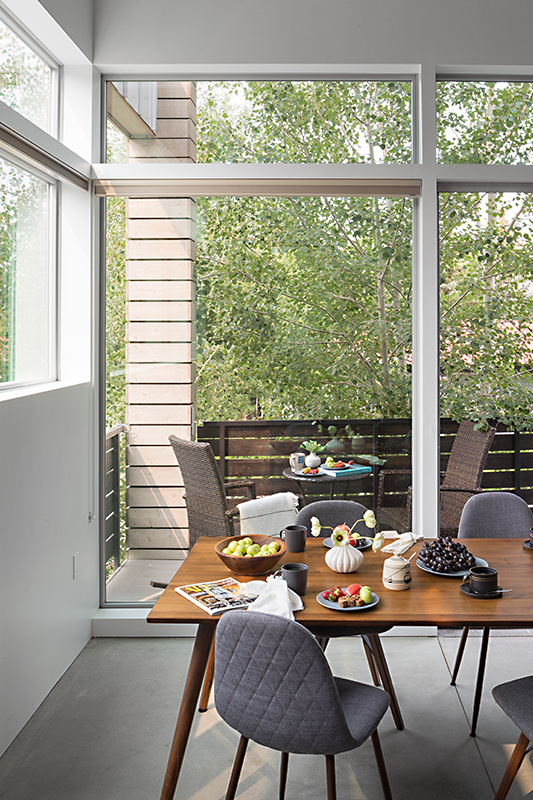 Yellow Mules Home - Image 6