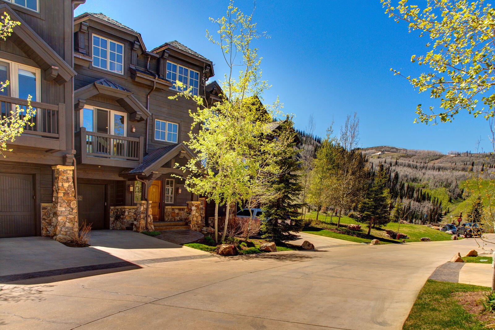 Star House - Image 48