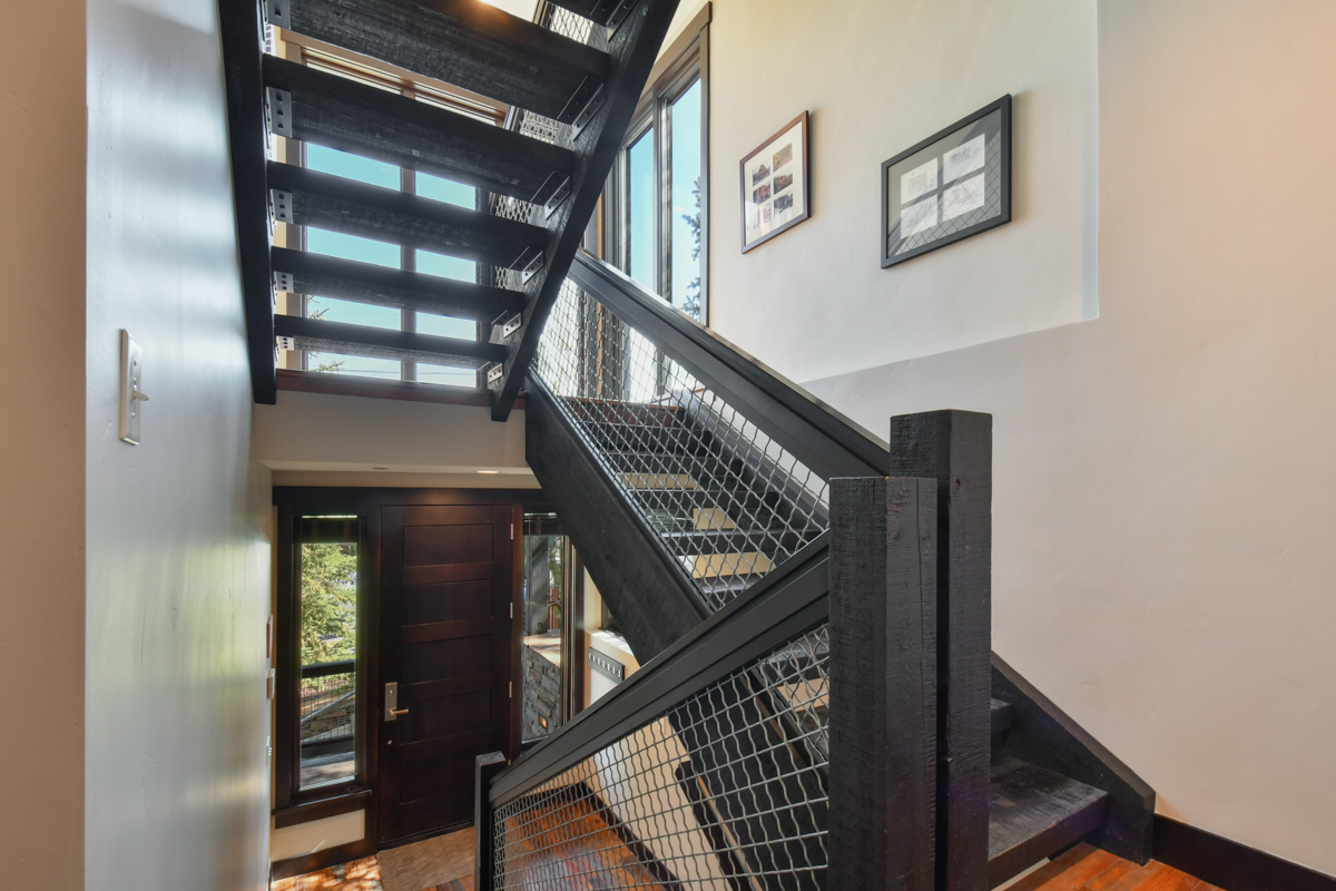 Red Wagon House - Image 33