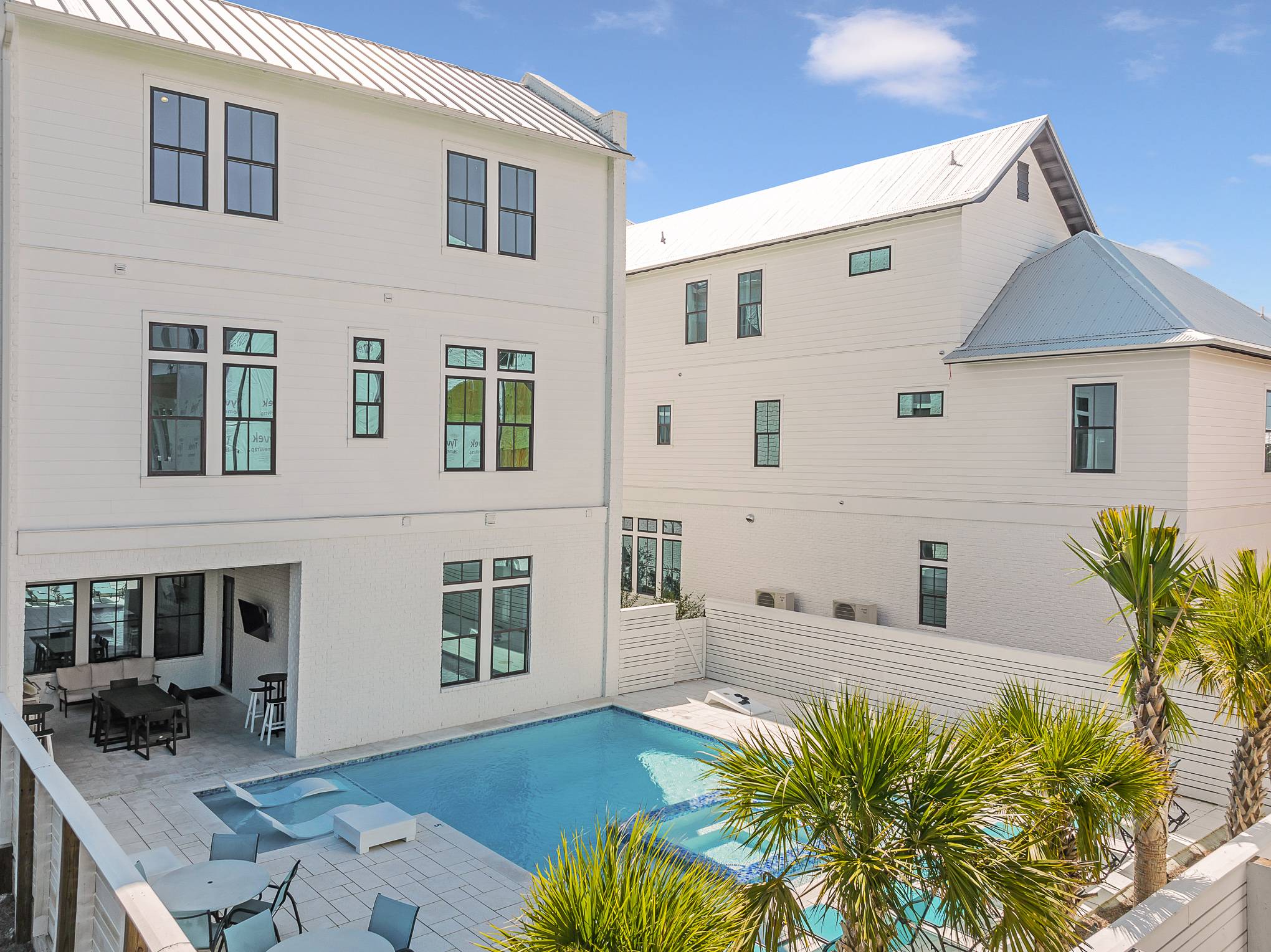 Lantern Manor - Image 3