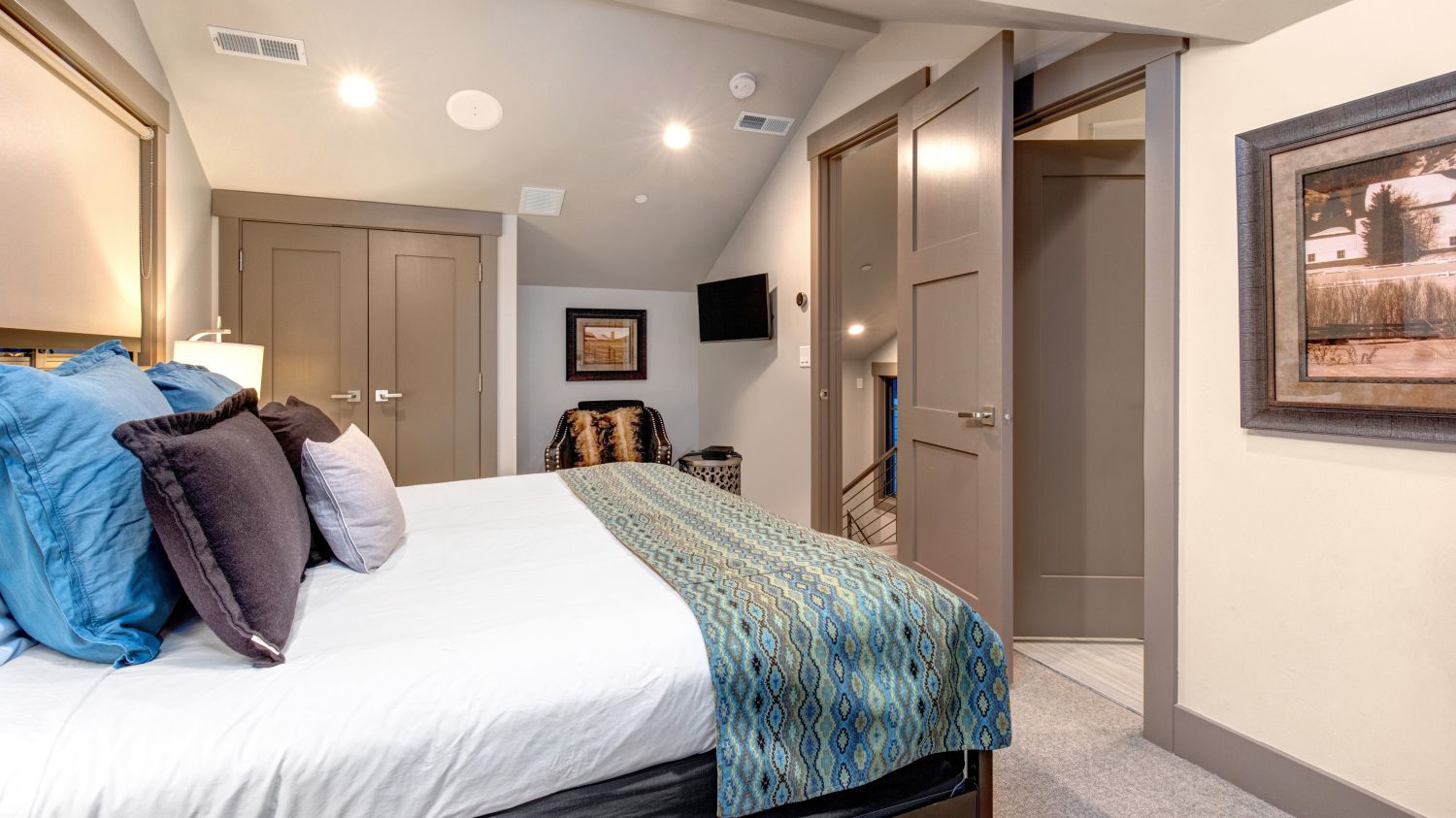 Empire House - Image 16