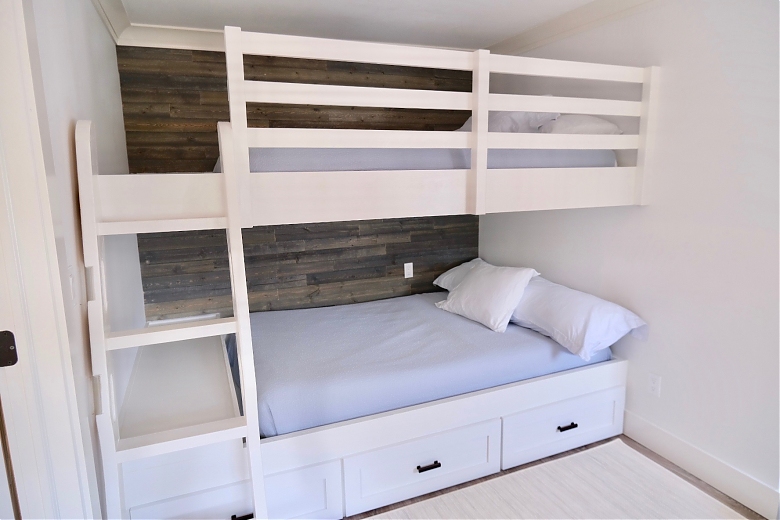 Pine Place - Image 37