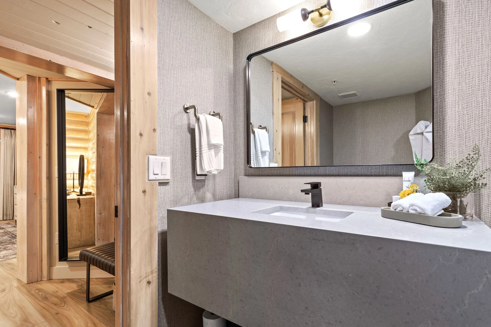 Silver Lake Home - Image 28