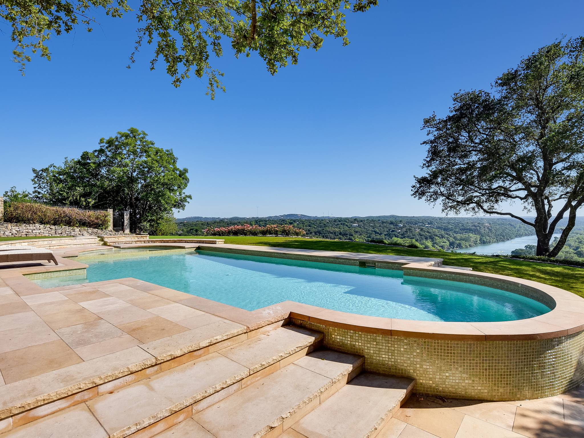 Red Cypress Home - Image 30