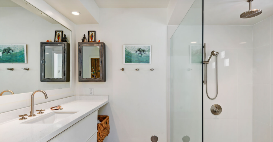 Hendry's Home - Image 12