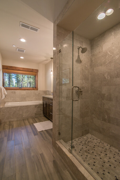 Hemlock House - Image 14