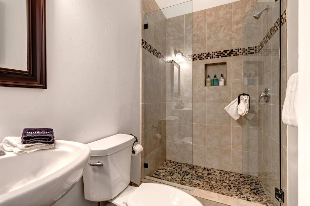 Warnick Manor - Image 39