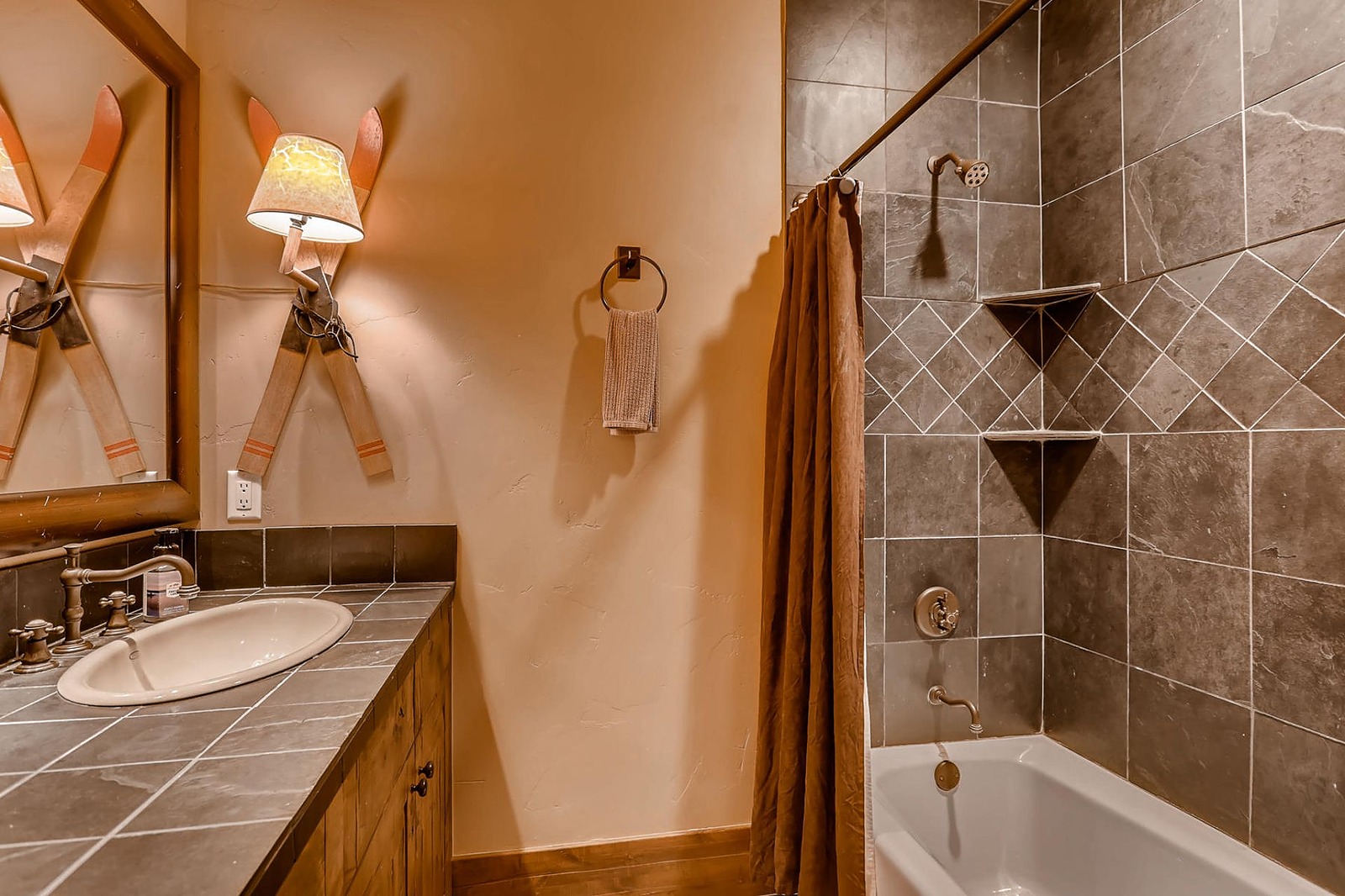 Beeler Manor - Image 38