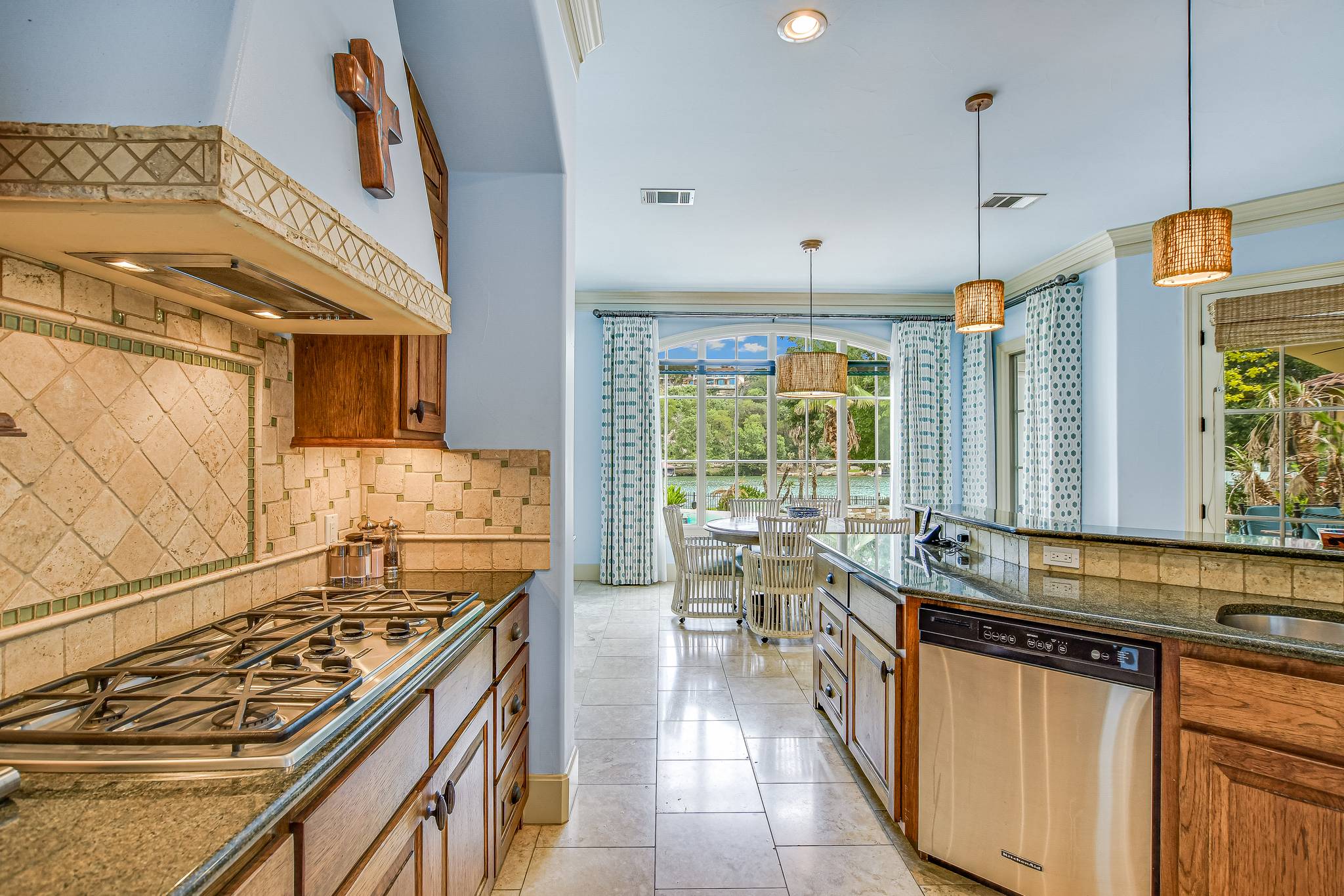 Janis Villa - Image 11