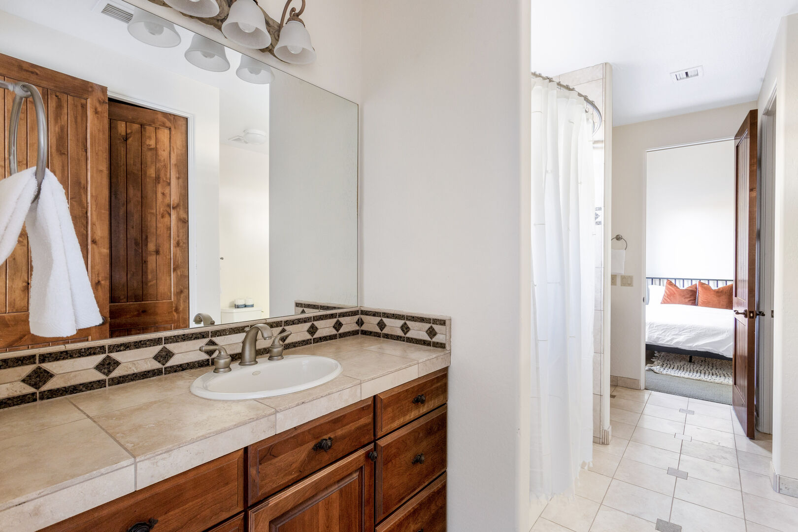 Redbird Manor - Image 17