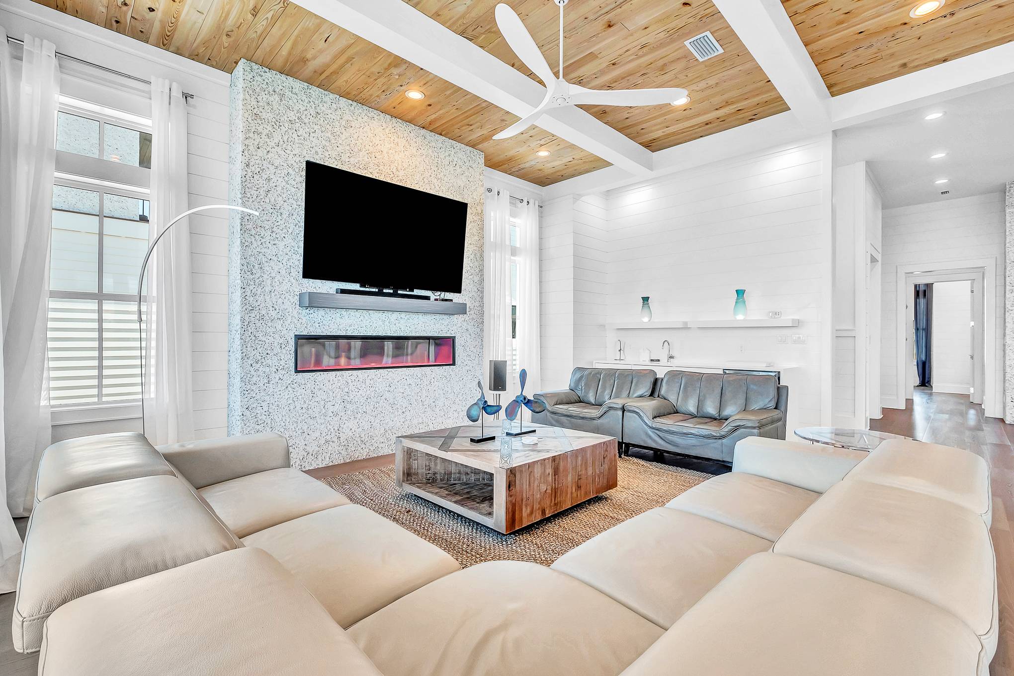 Lantern Manor - Image 9