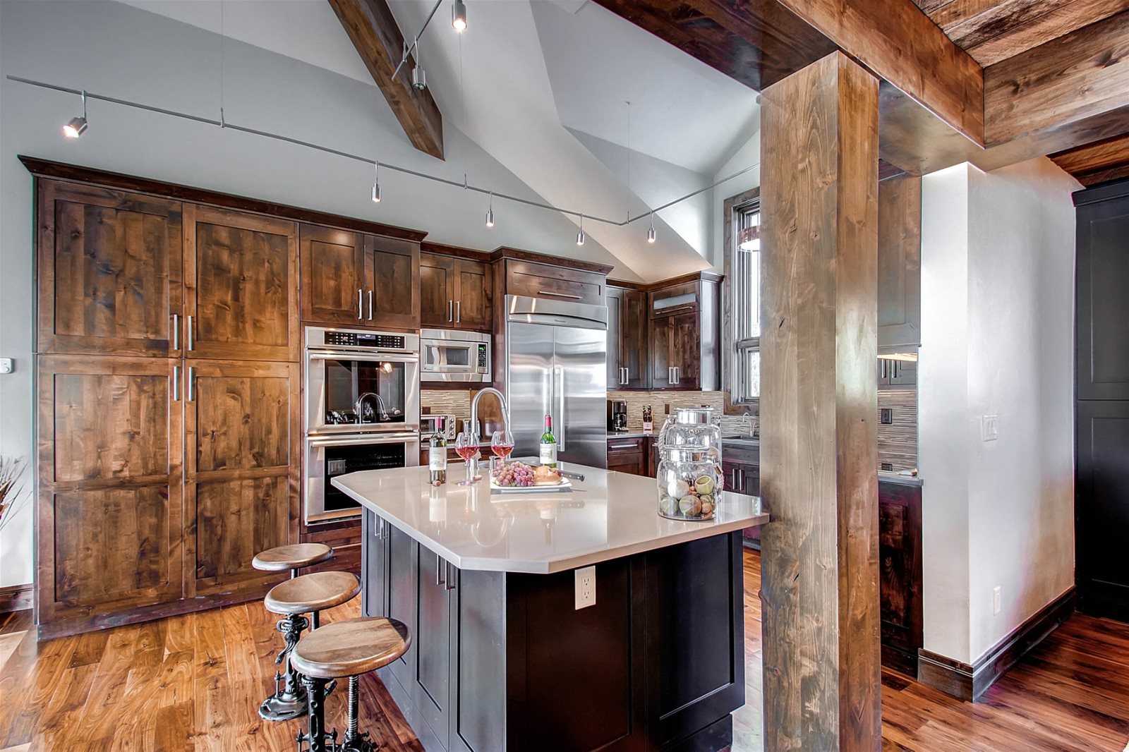 Amber Manor - Image 6