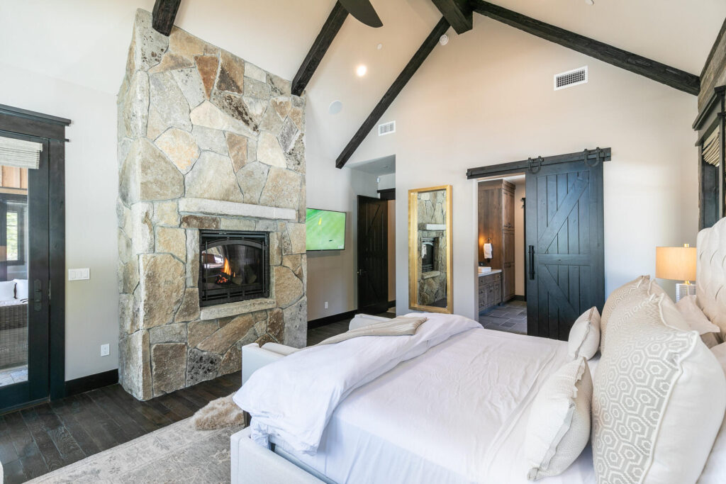 Red Fir House - Image 14