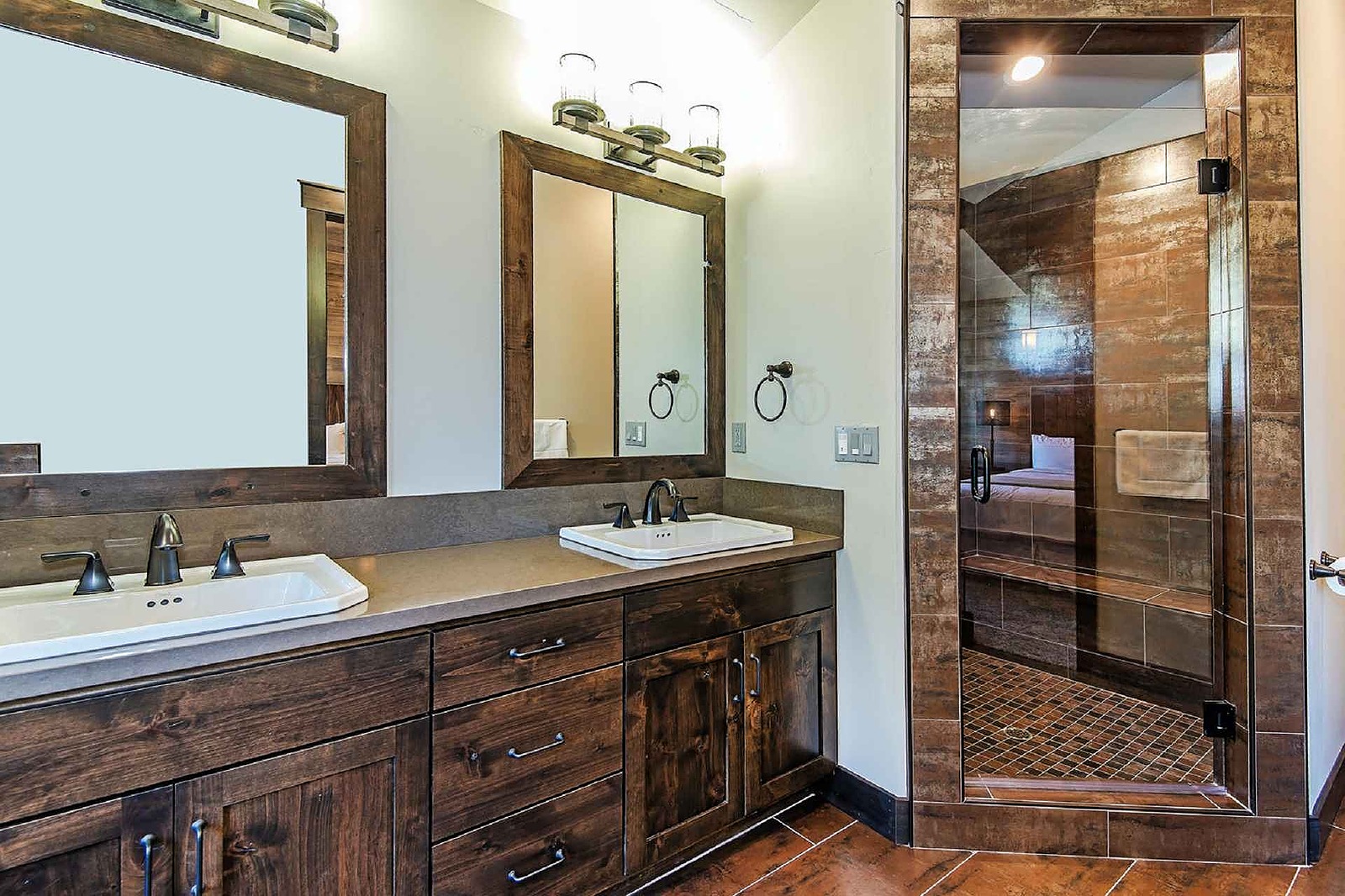 Trail Manor - Image 23