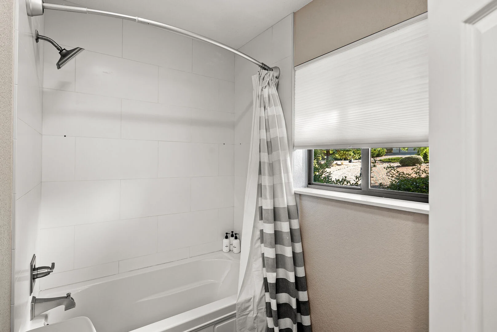 Saddle Peak Home - Image 28