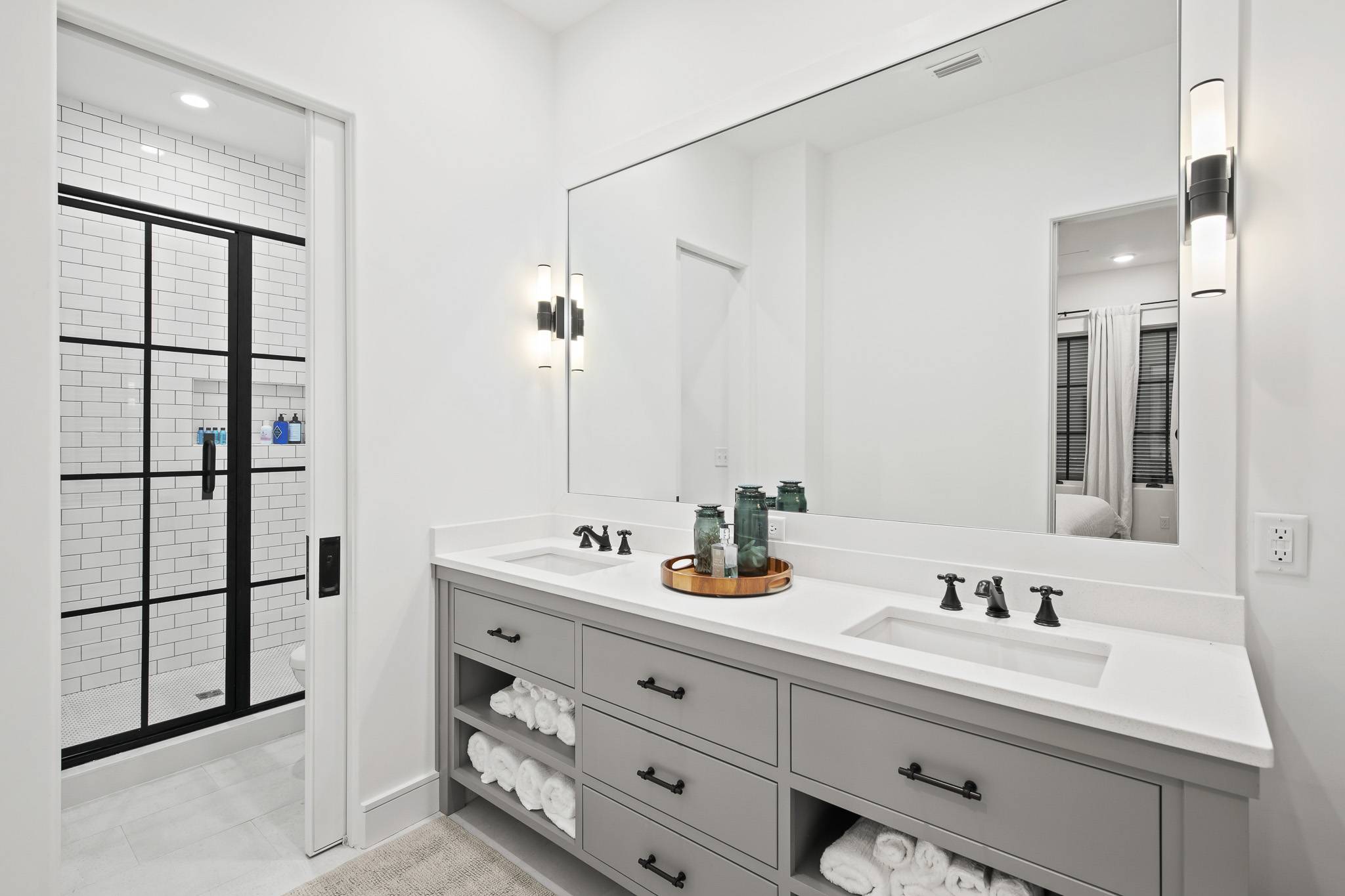 Hamlet Manor - Image 33