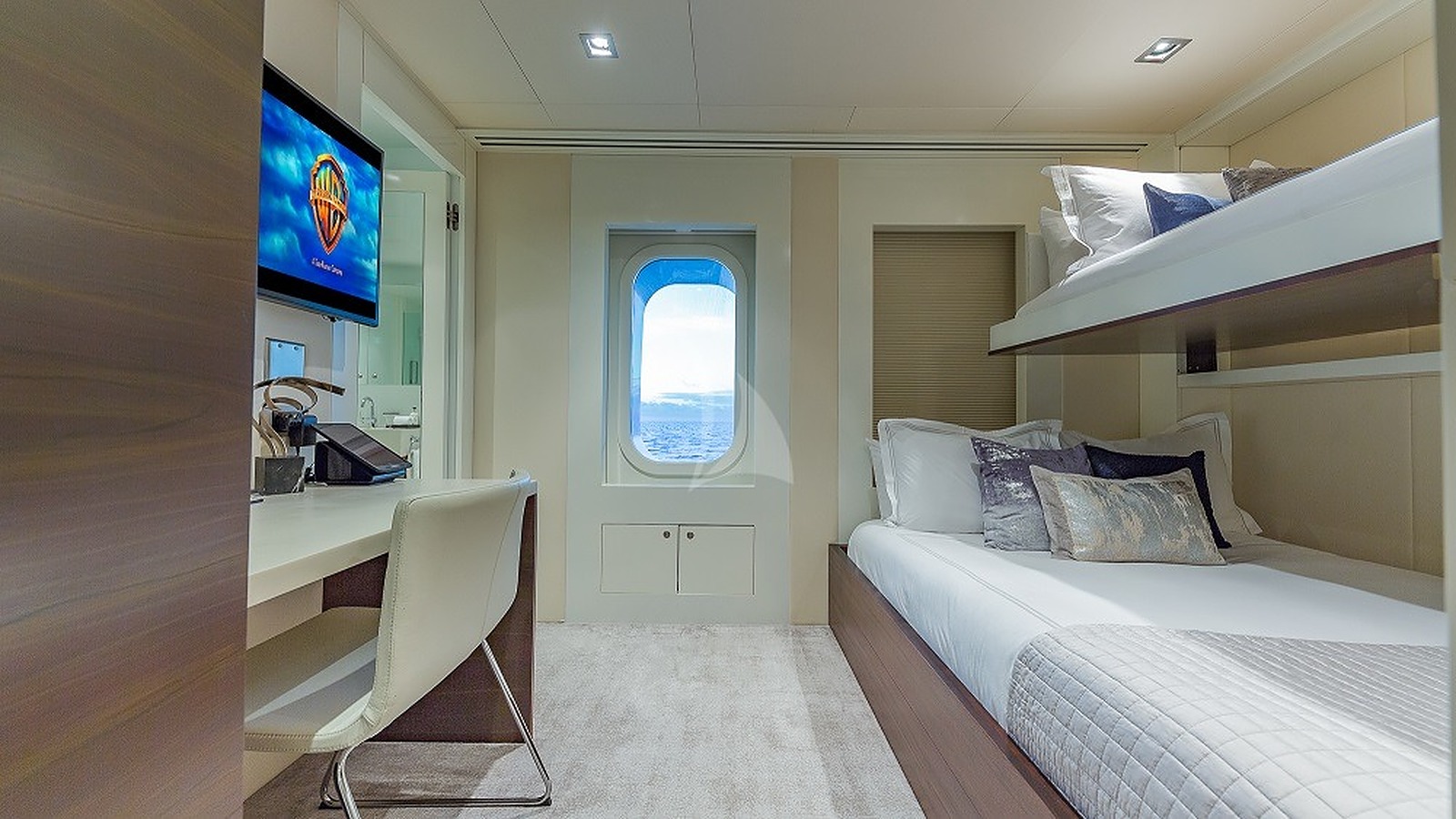 Big Sky Yacht - Image 32