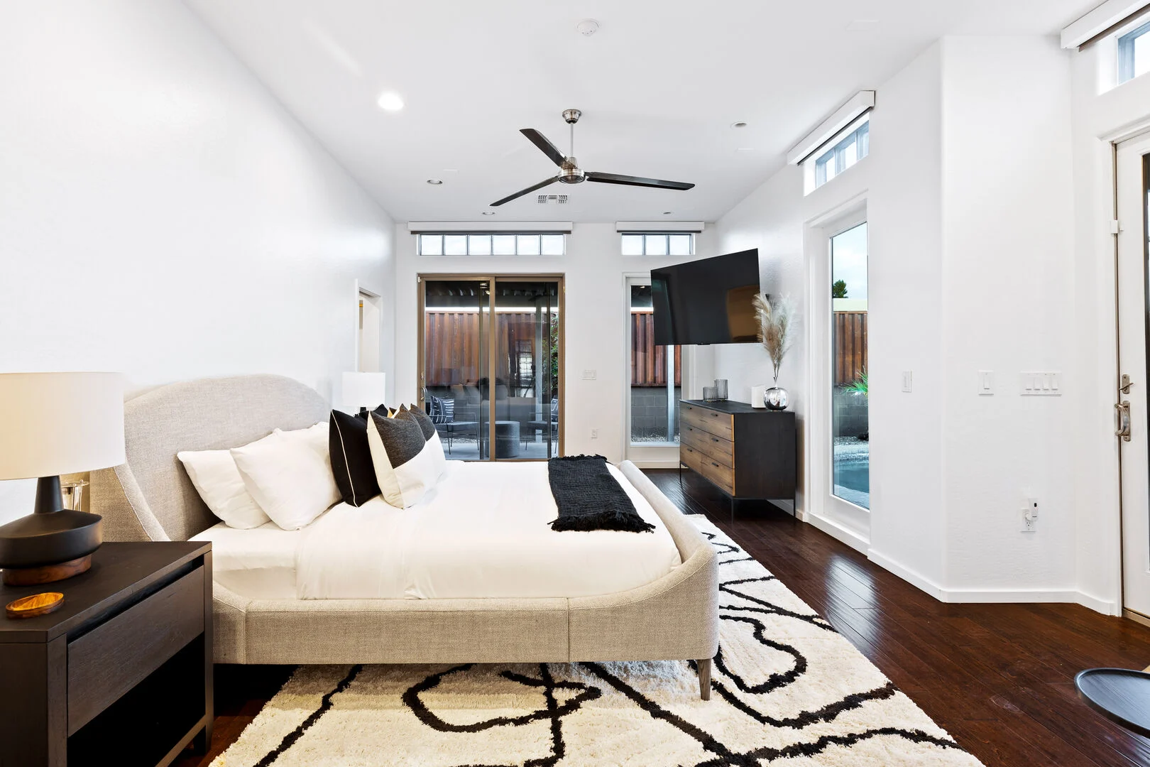 Waterfall House - Image 14