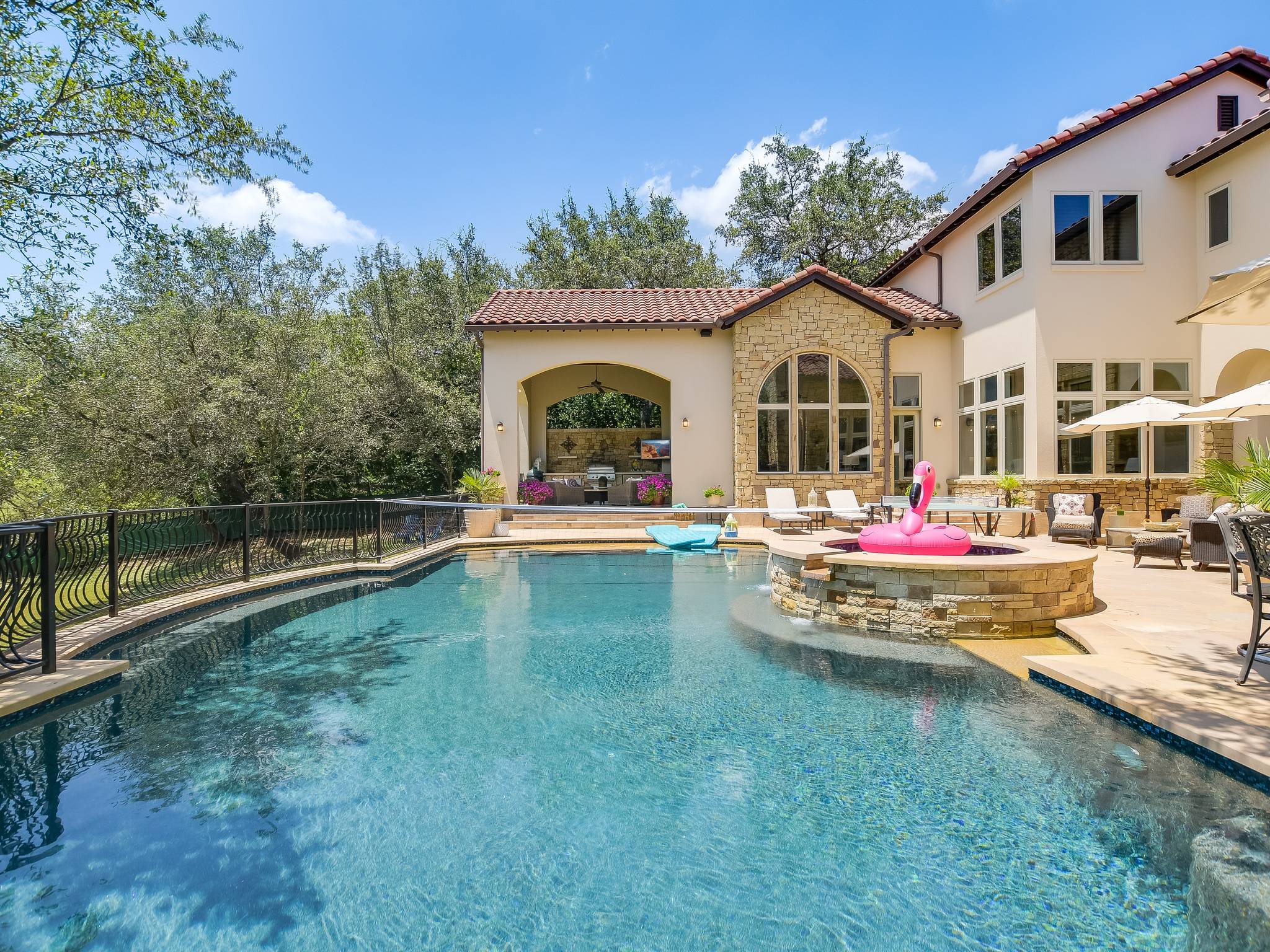 Rock Cedar House - Image 43