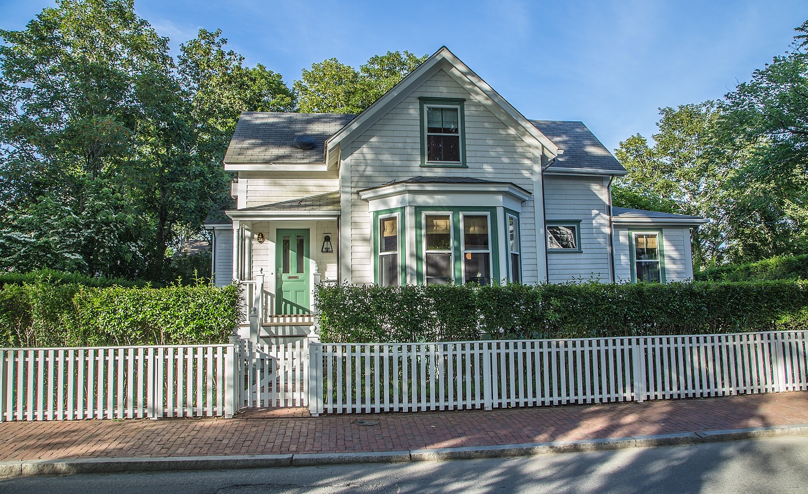 Silver Villa - Image 2