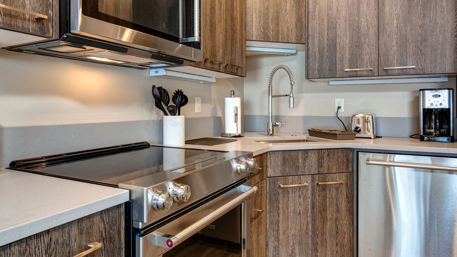 Lowell Home - Image 10