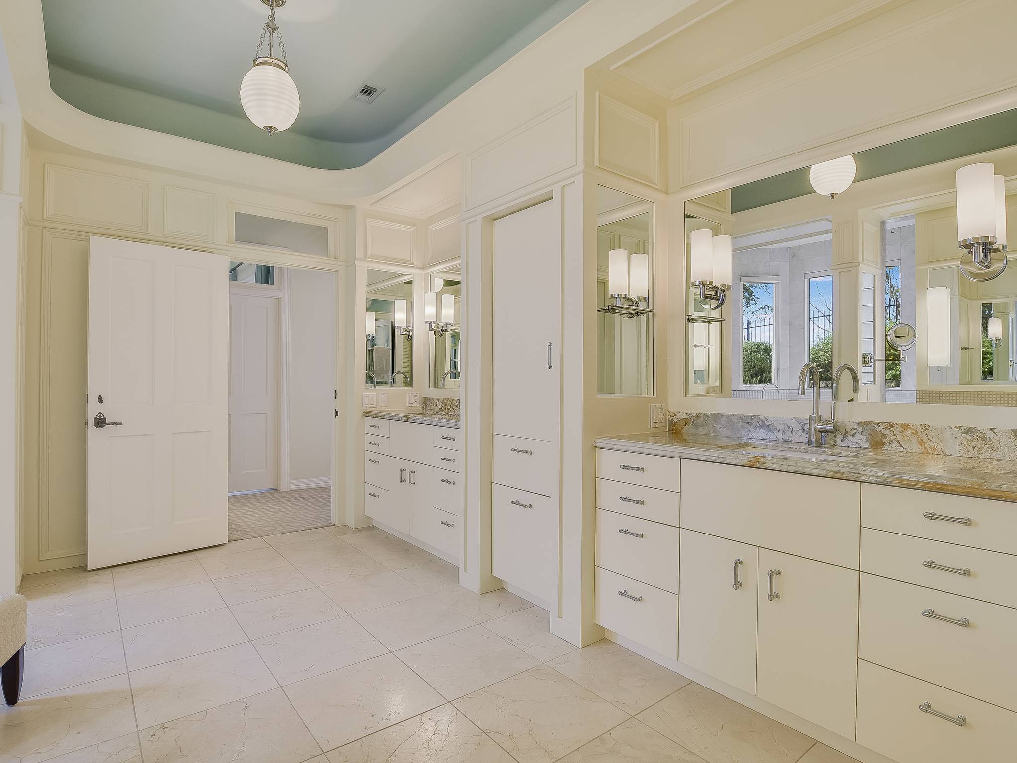 Red Cypress Home - Image 22