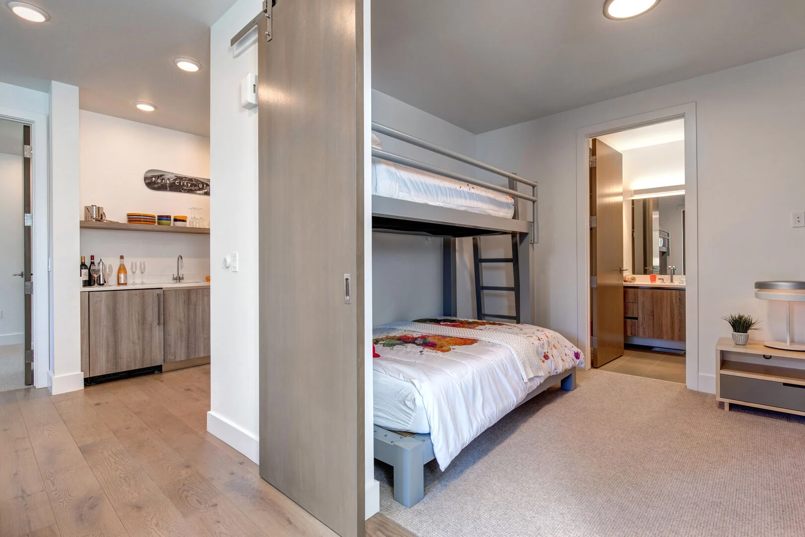 High Mountain Home - Image 32